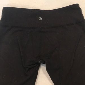Size 6 - REVERSIBLE Lululemon cropped leggings